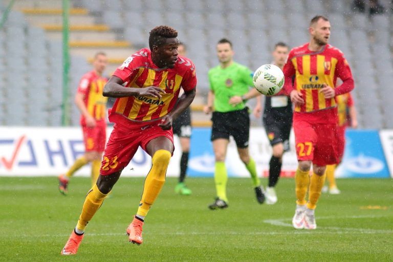 Obrońca przedłużył kontrakt z Koroną Kielce