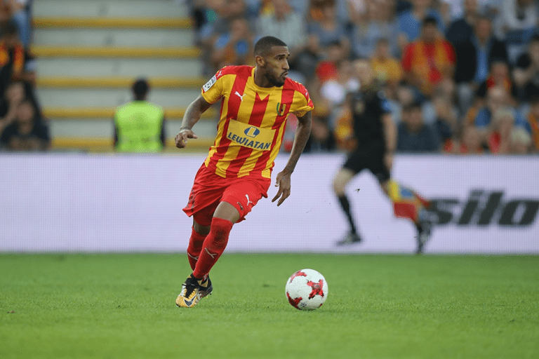 Kolejne rozstania w Koronie Kielce, dwóch obrońców na wylocie