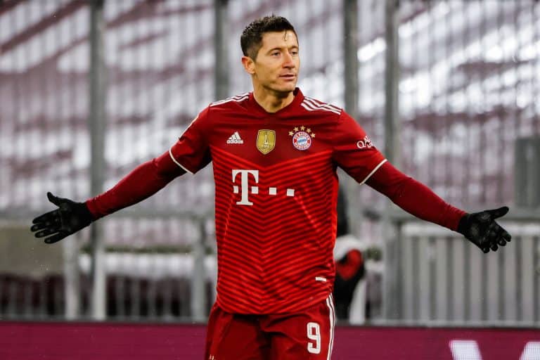 Robert Lewandowski doznał kontuzji. Wiemy, ile potrwa leczenie