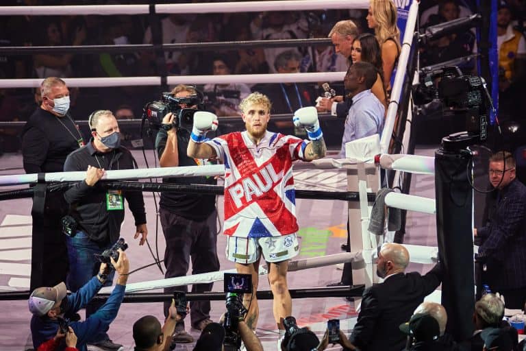Popularny youtuber zawalczy w UFC? Szef organizacji nie wyklucza