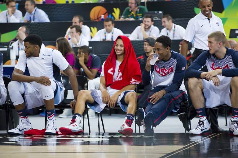 Warriors zwyciężyli, Curry bohaterem. Wiggins splakatował Doncicia!