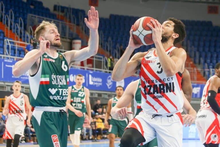 Czarni Słupsk pokonali WKS Śląsk Wrocław! Rywalizacja wraca do Gryfii