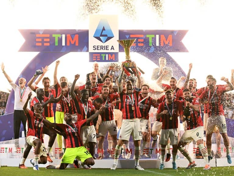 AC Milan sięgnął po Scudetto! Zlatan Ibrahimović świętował jak boss