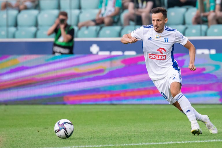 Widzew Łódź – Wisła Płock (27.08): Zakłady i Typy Bukmacherskie. Czy Widzew zatrzyma lidera Ekstraklasy?
