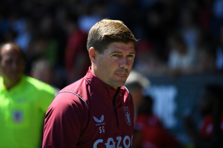 Aston Villa – Everton (13.08): Kursy i Typy Bukmacherskie. Matty Cash w pierwszym meczu na własnym stadionie