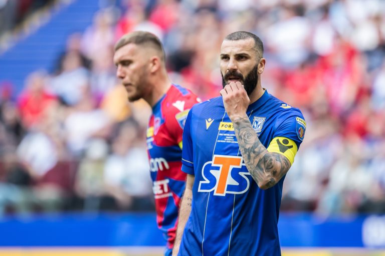 Lech Poznań i Raków Częstochowa ukarane. UEFA nałożyła sankcje
