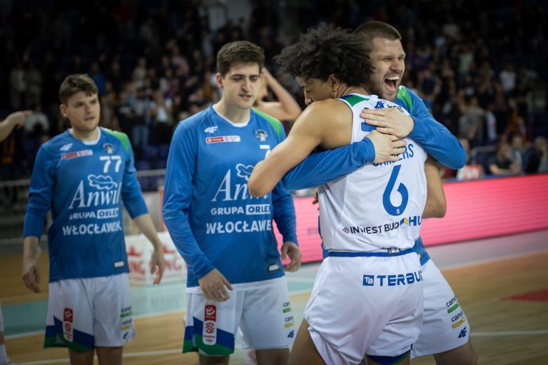 EBL. Anwil rzutem na taśmę wygrywa z Kingiem, Stal bliżej półfinałów
