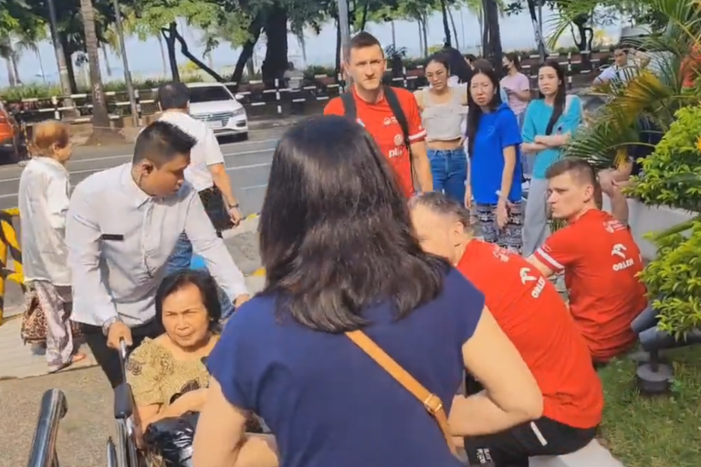 Pożar w hotelu polskich siatkarzy na Filipinach. Potrzebna była ewakuacja [WIDEO]