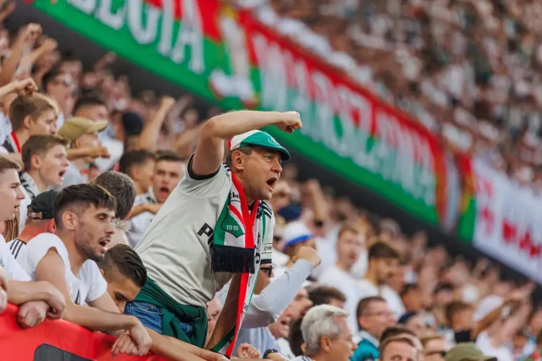 Obostrzenia przed meczem Midtjylland – Legia. Będą sprawdzać znajomość języka
