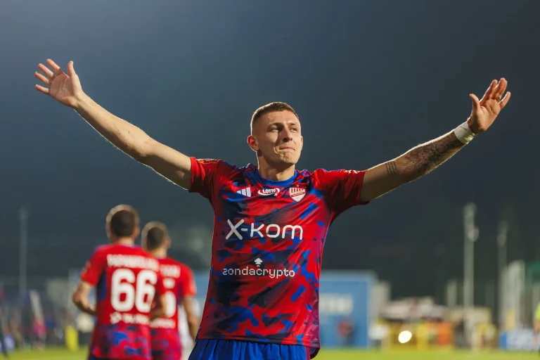 Fabian Piasecki po bramce dla Rakowa Częstochowa