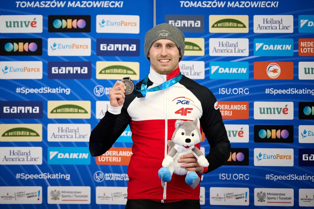Damian Żurek z medalem PŚ w łyżwiarstwie szybkim
