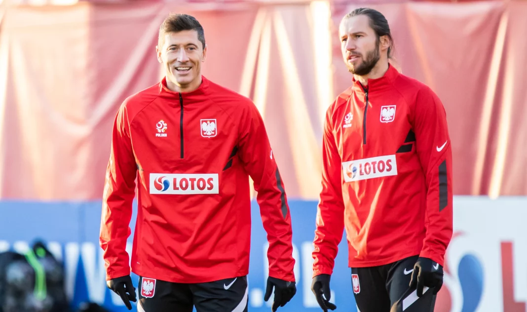 Grzegorz Krychowiak i Robert Lewanowski na treningu reprezentacji Polski