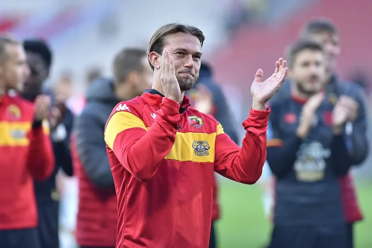 Kristoffer Hansen i piłkarze Jagielloni Białystok